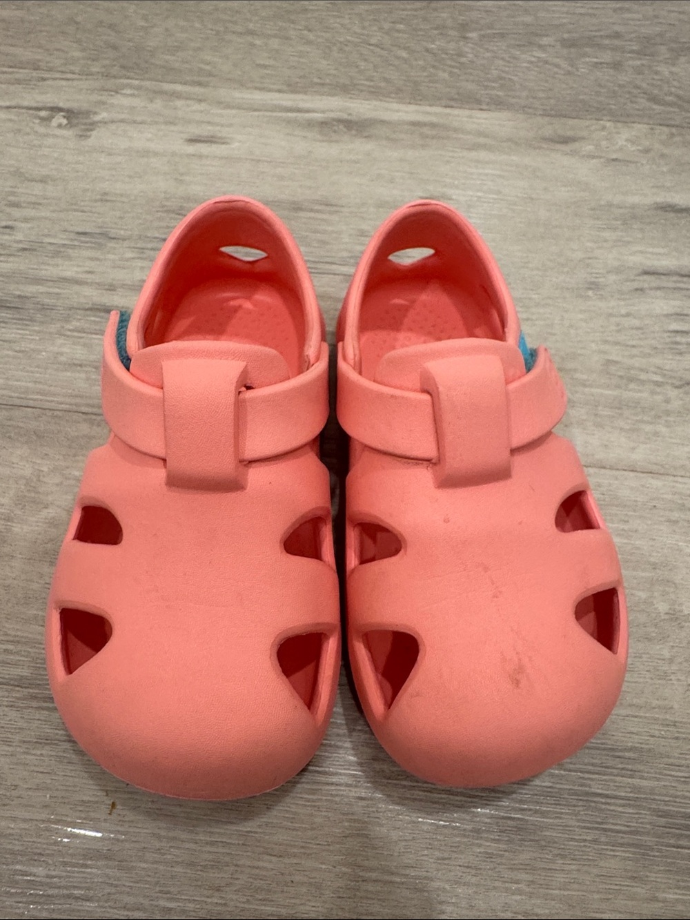 Kids Coral Closed-Toe Water Sandals with Hook-and-Loop Strap
